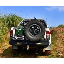 Oceľový zadný nárazník Toyota Hilux (od 2005) séria STARWORKS